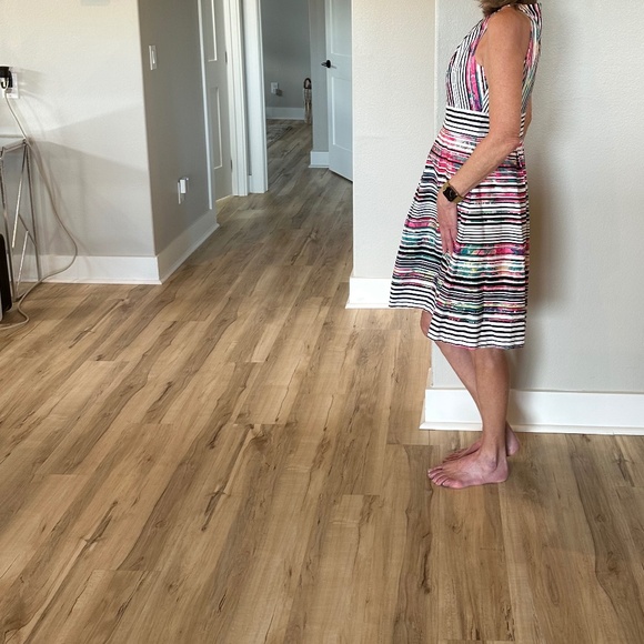 Nine West Summer Dress, Size 8, with Pockets! - Picture 3 of 4